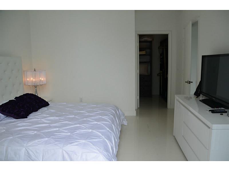 ICONBRICKELL CONDO NO 1 - Residential Lease