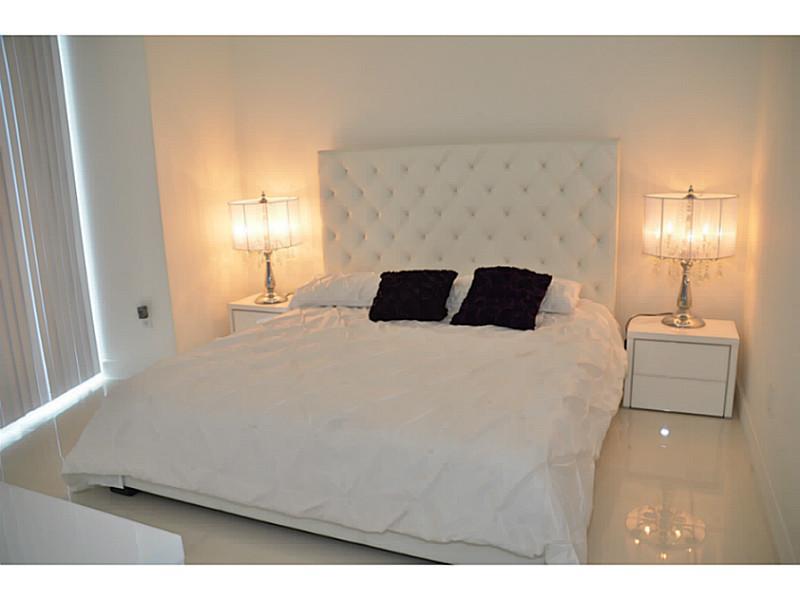 ICONBRICKELL CONDO NO 1 - Residential Lease