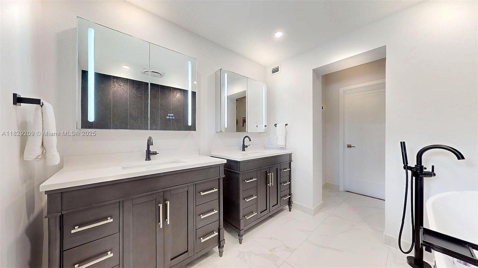 CORAL GABLES GRANADA SEC - Residential