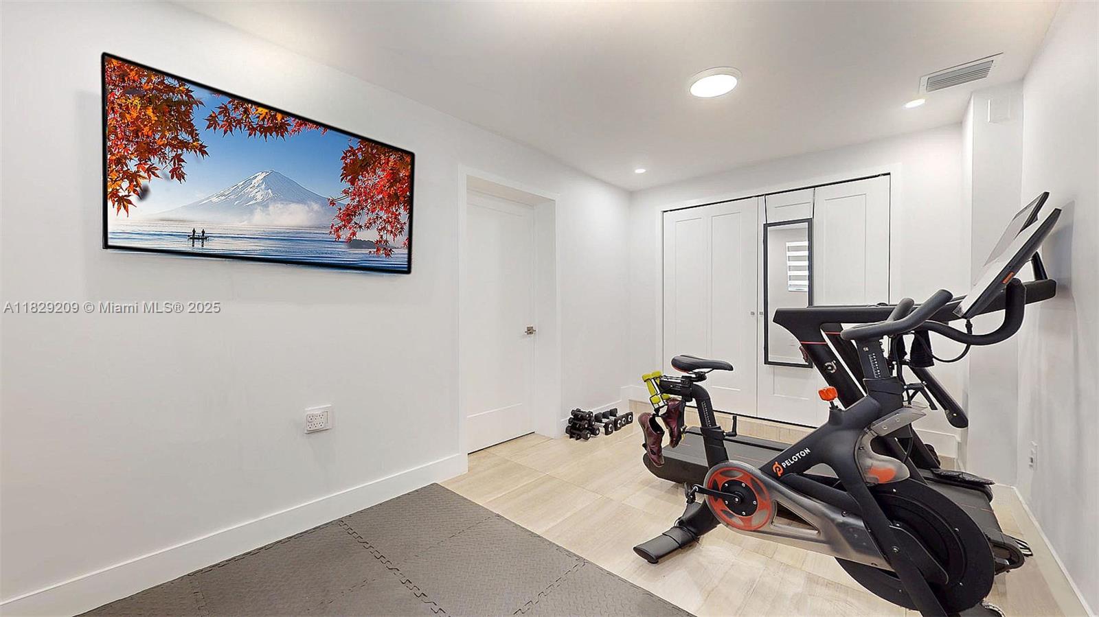 CORAL GABLES GRANADA SEC - Residential