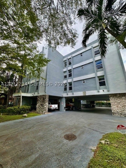 820 Salzedo St 305