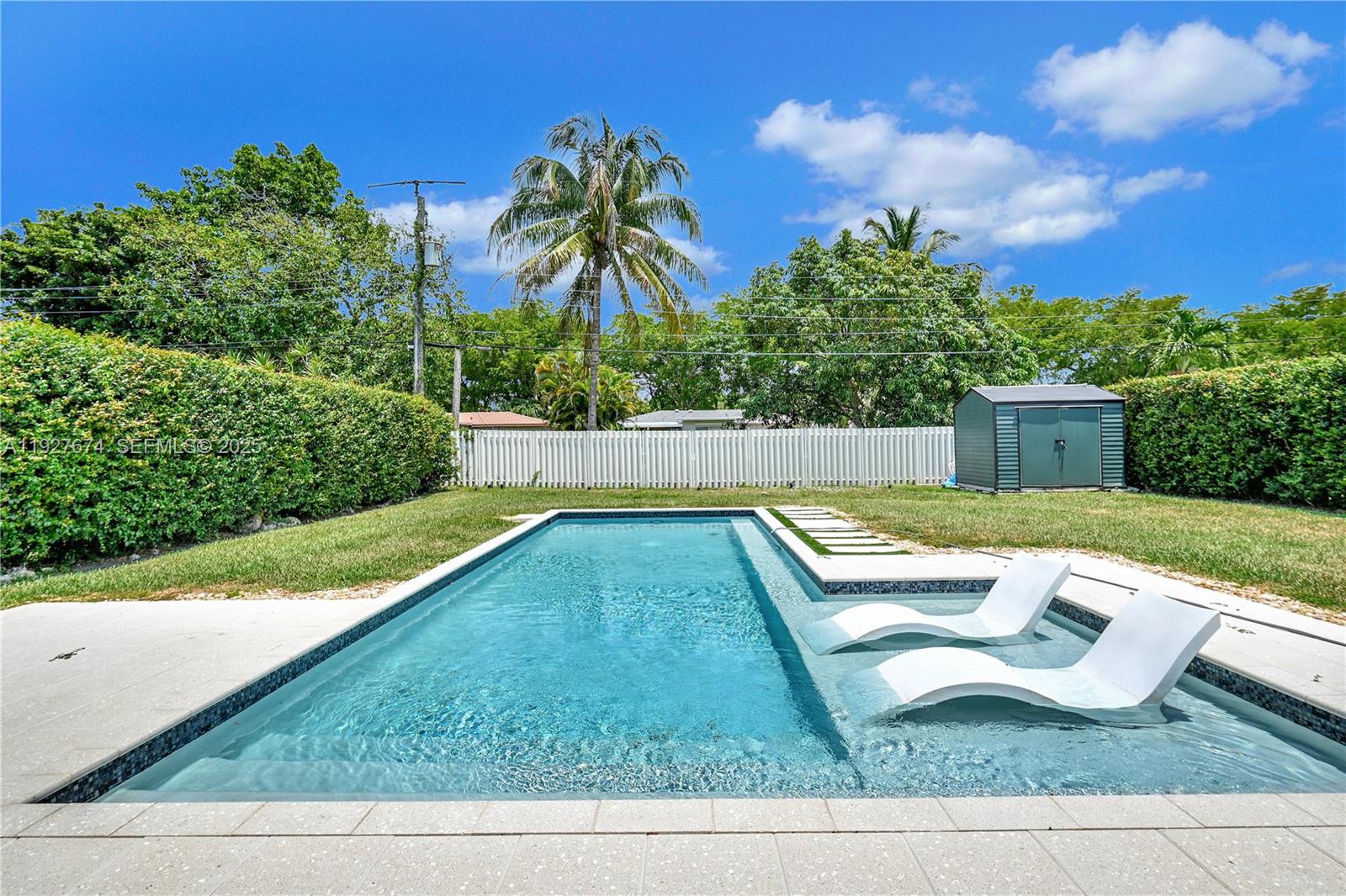 HILLSIDE PARK - Residential Lease