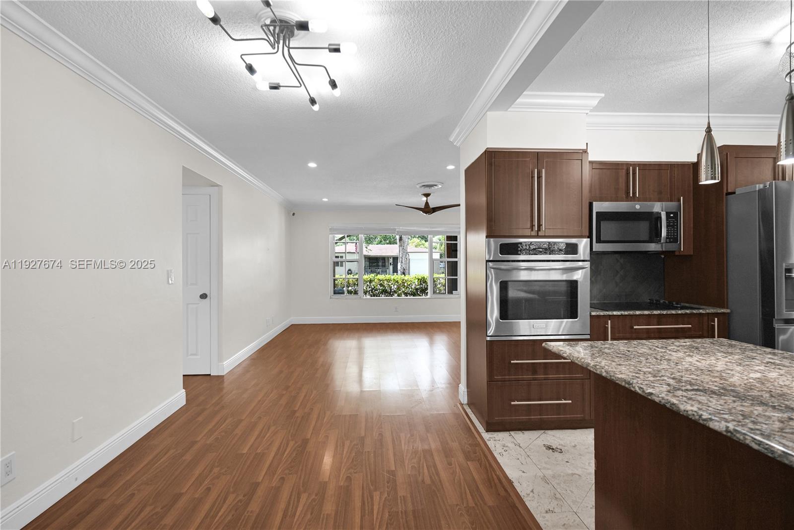 HILLSIDE PARK - Residential Lease