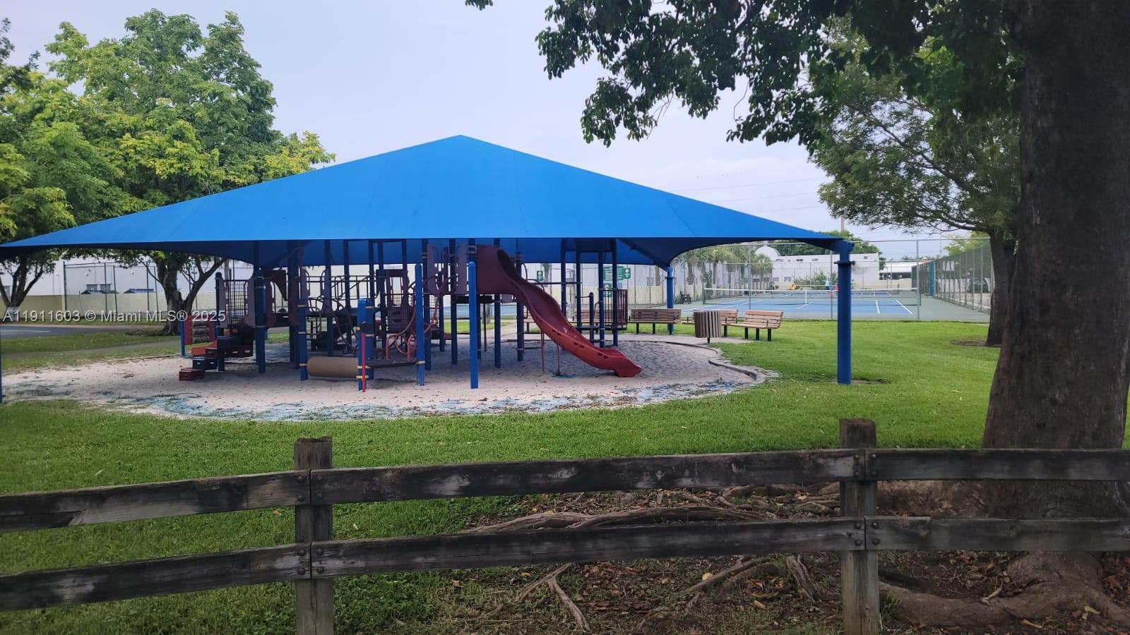 Sunset Palms - Residential