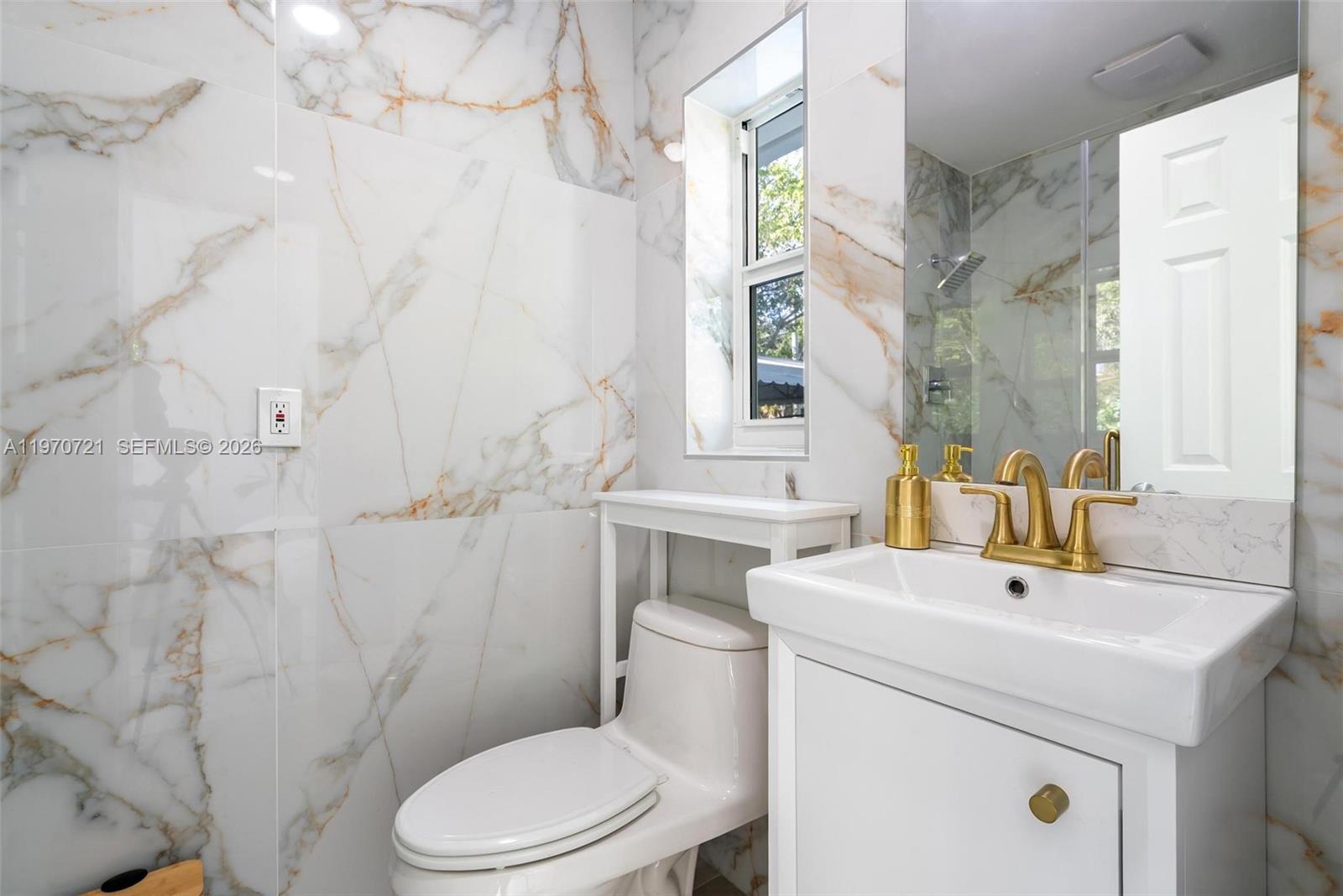 8 53 42 DAVIS HARBOR RESUB - Residential