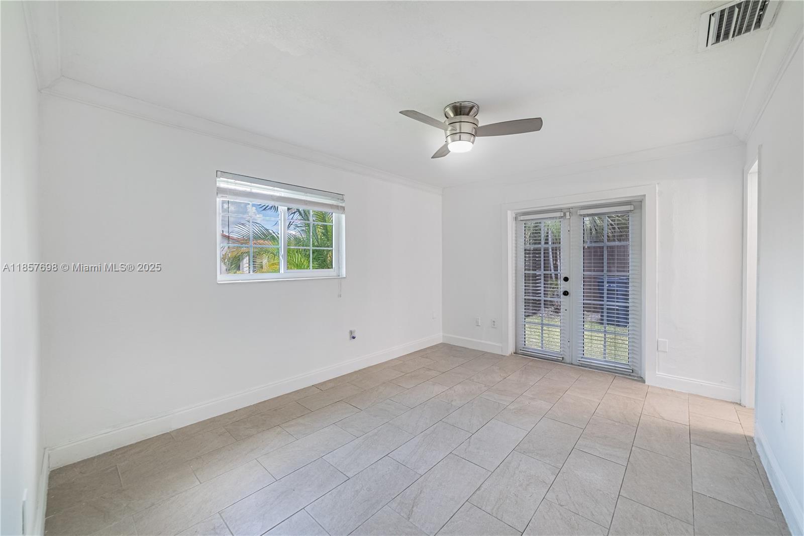 925 SW 94th Ave