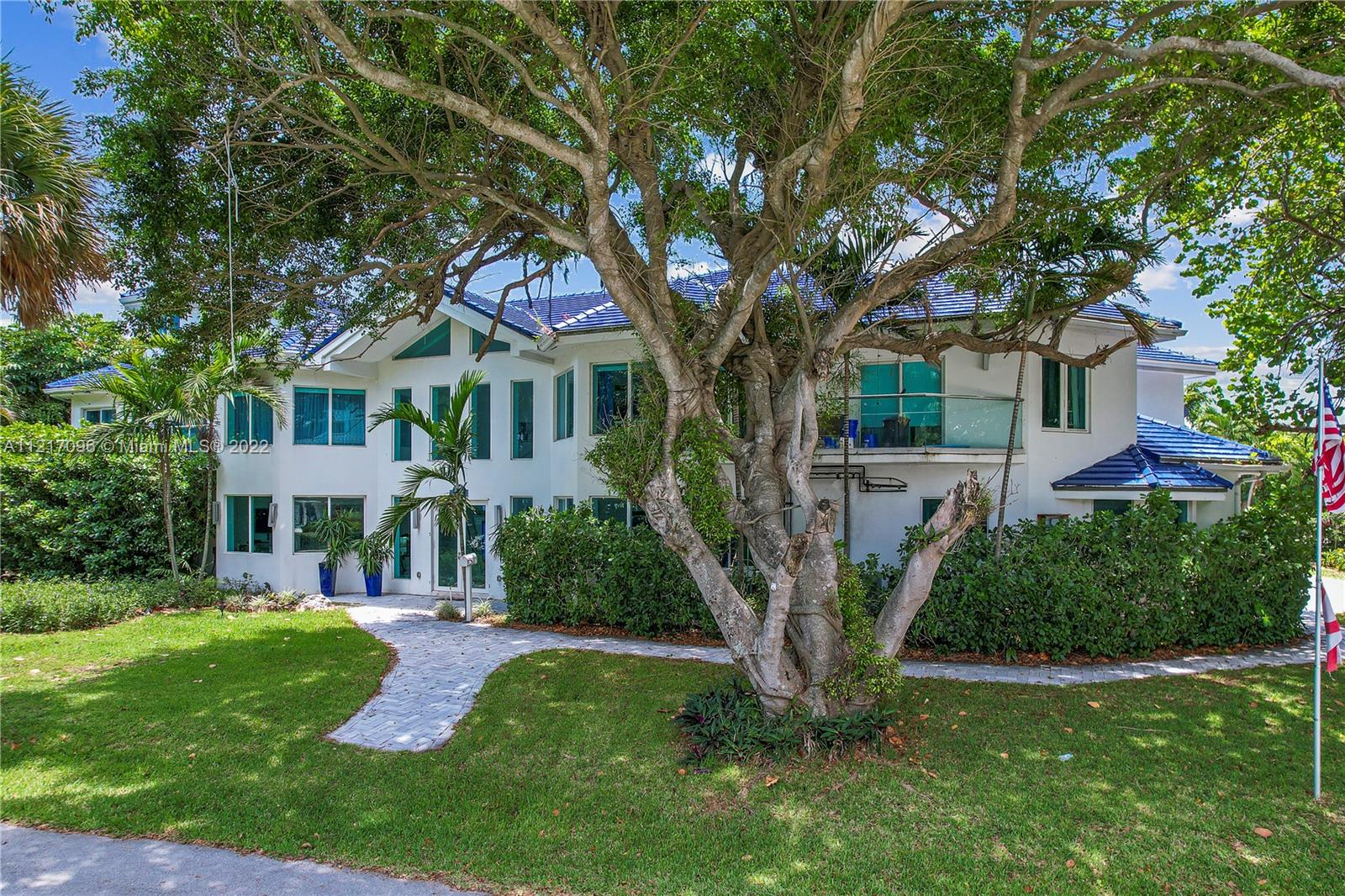 LAUDERDALE BEACH - Residential