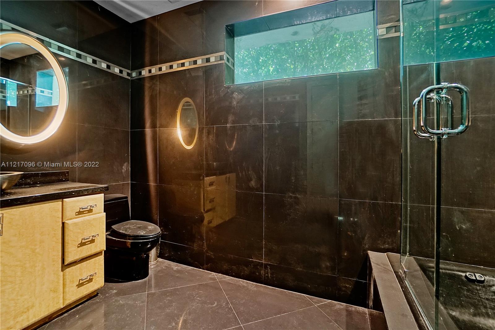 LAUDERDALE BEACH - Residential