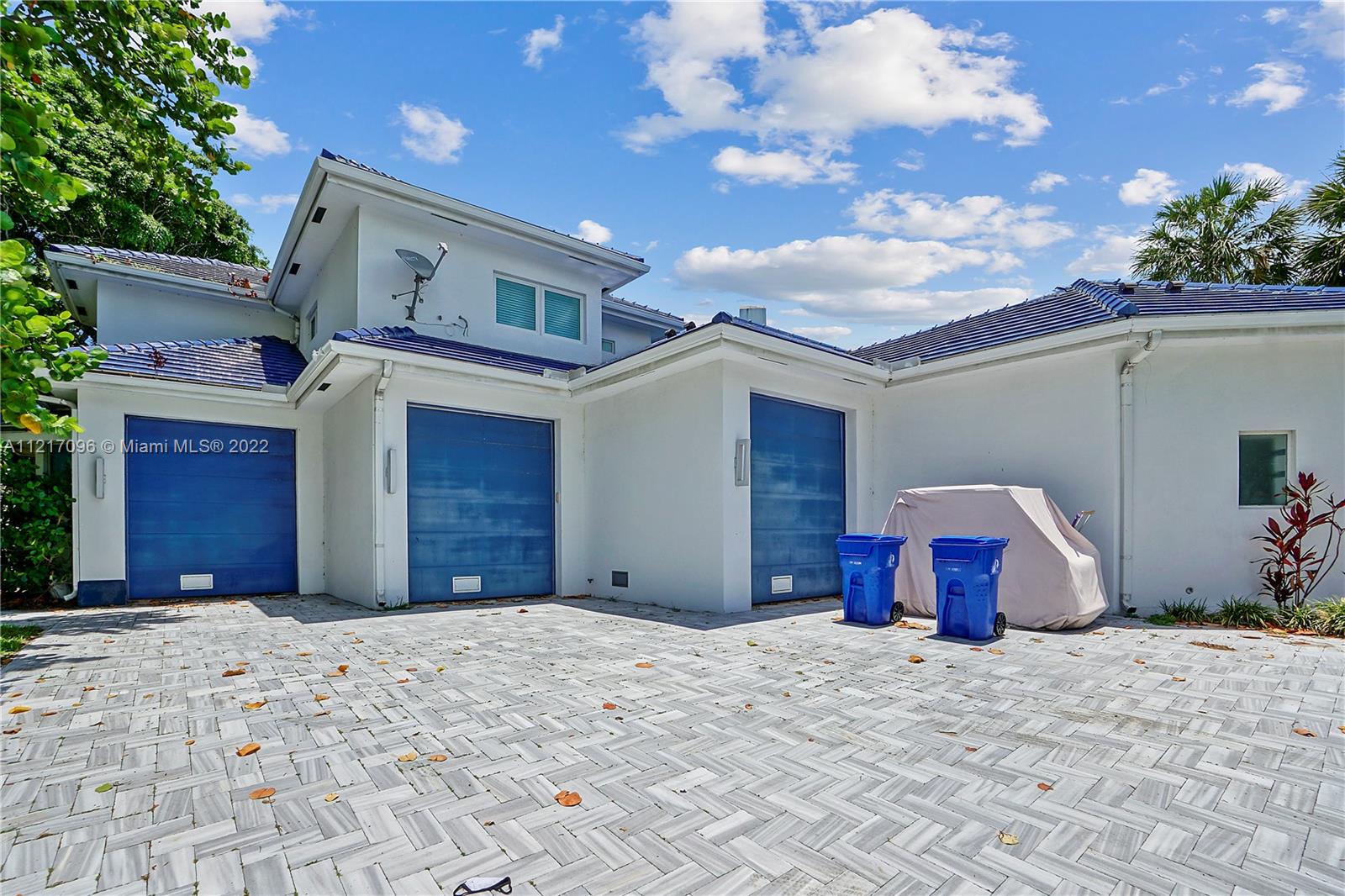 LAUDERDALE BEACH - Residential