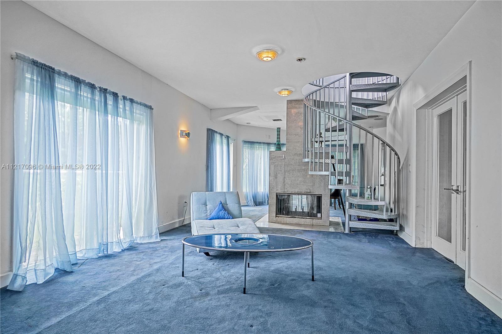 LAUDERDALE BEACH - Residential