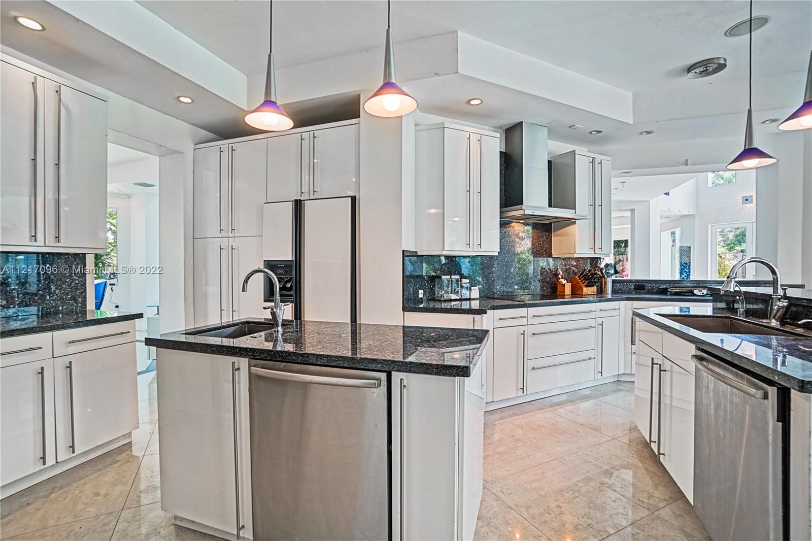 LAUDERDALE BEACH - Residential