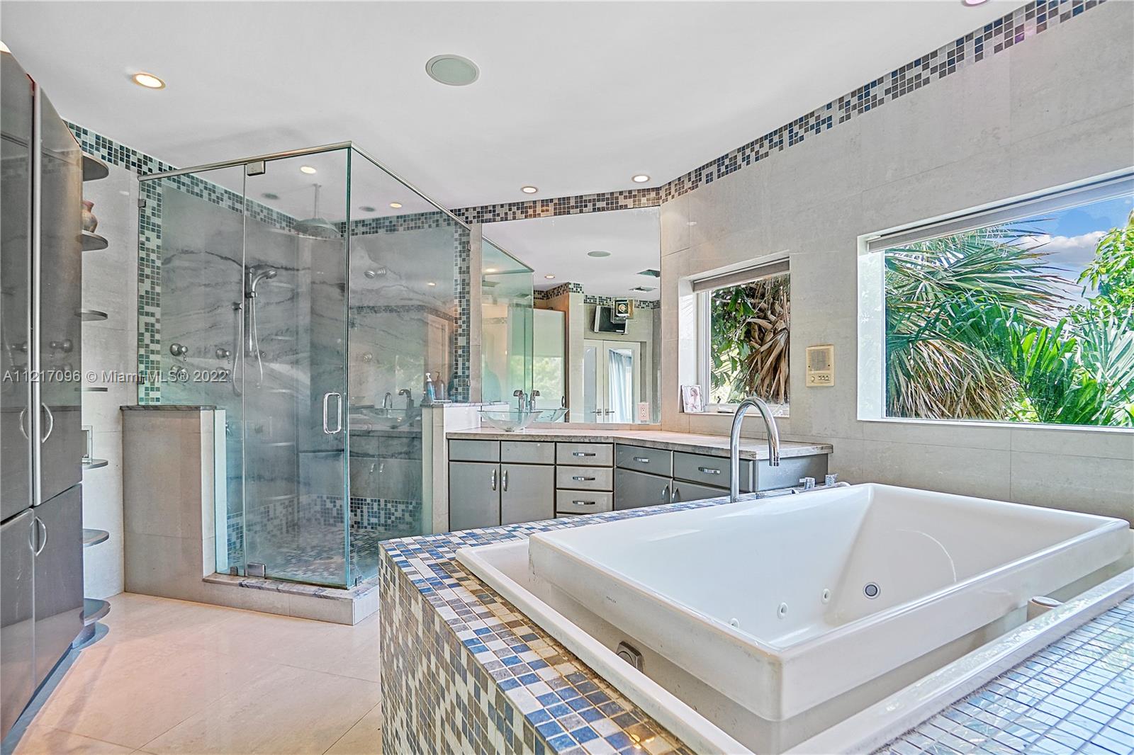 LAUDERDALE BEACH - Residential