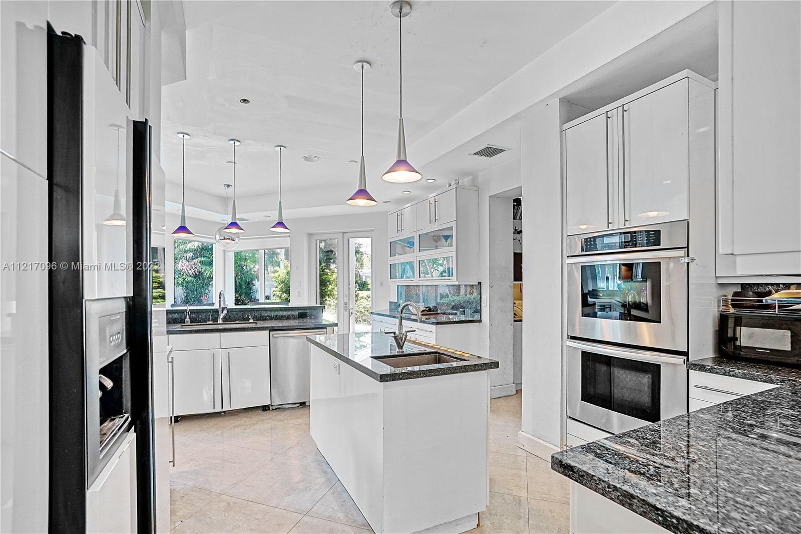 LAUDERDALE BEACH - Residential