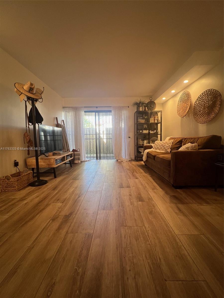 KENLAND WALK CONDO III - Residential