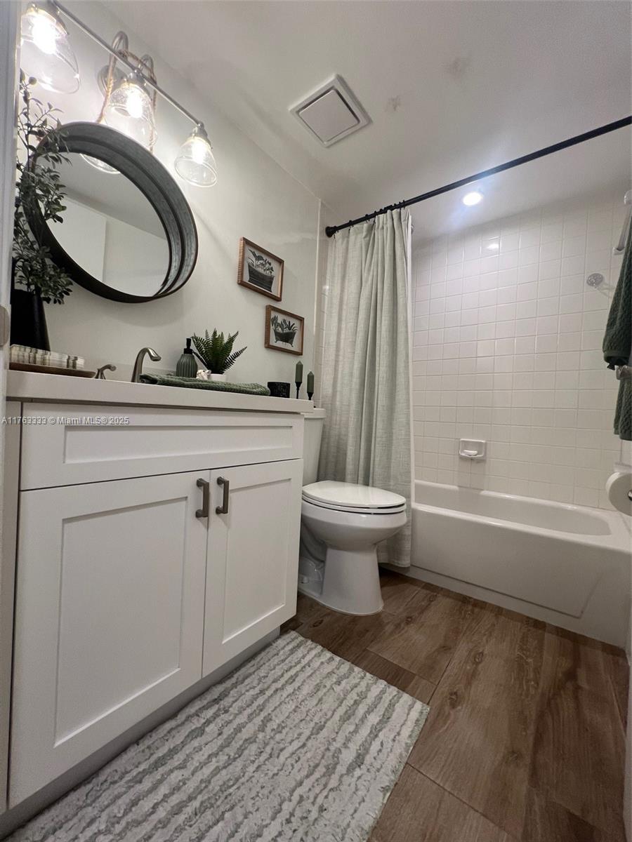 KENLAND WALK CONDO III - Residential