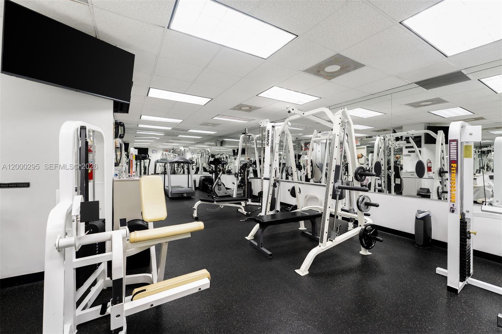 TOWERHOUSE CONDO - Residential