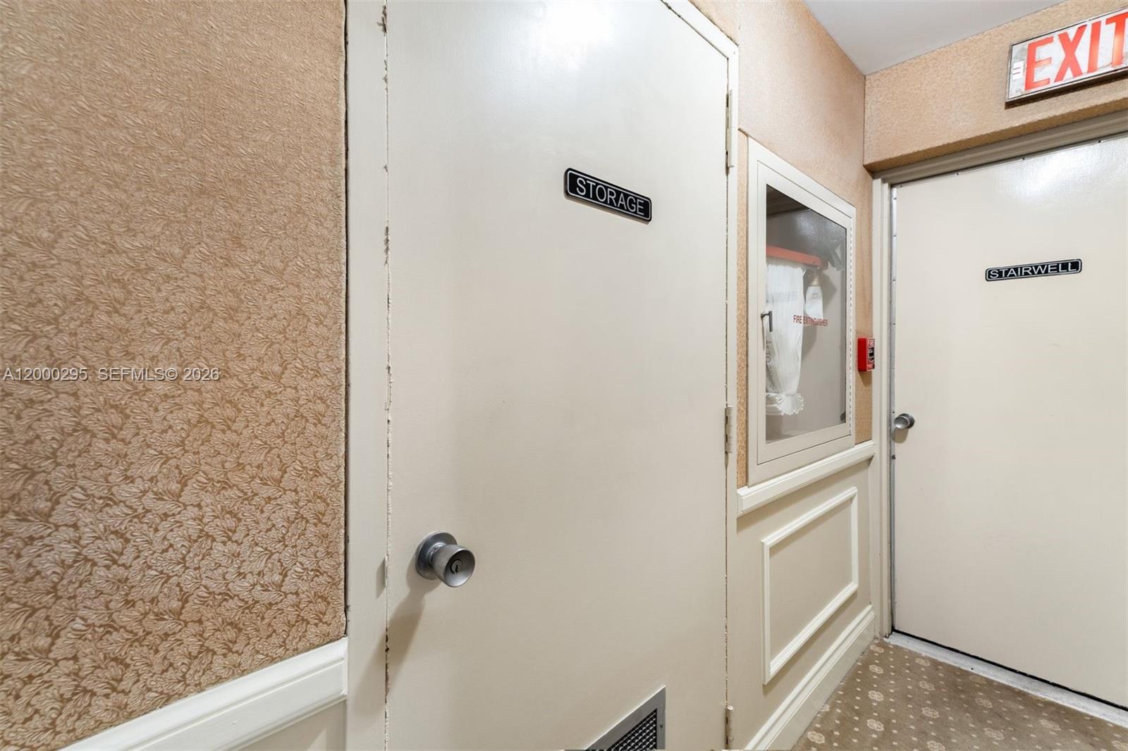 TOWERHOUSE CONDO - Residential