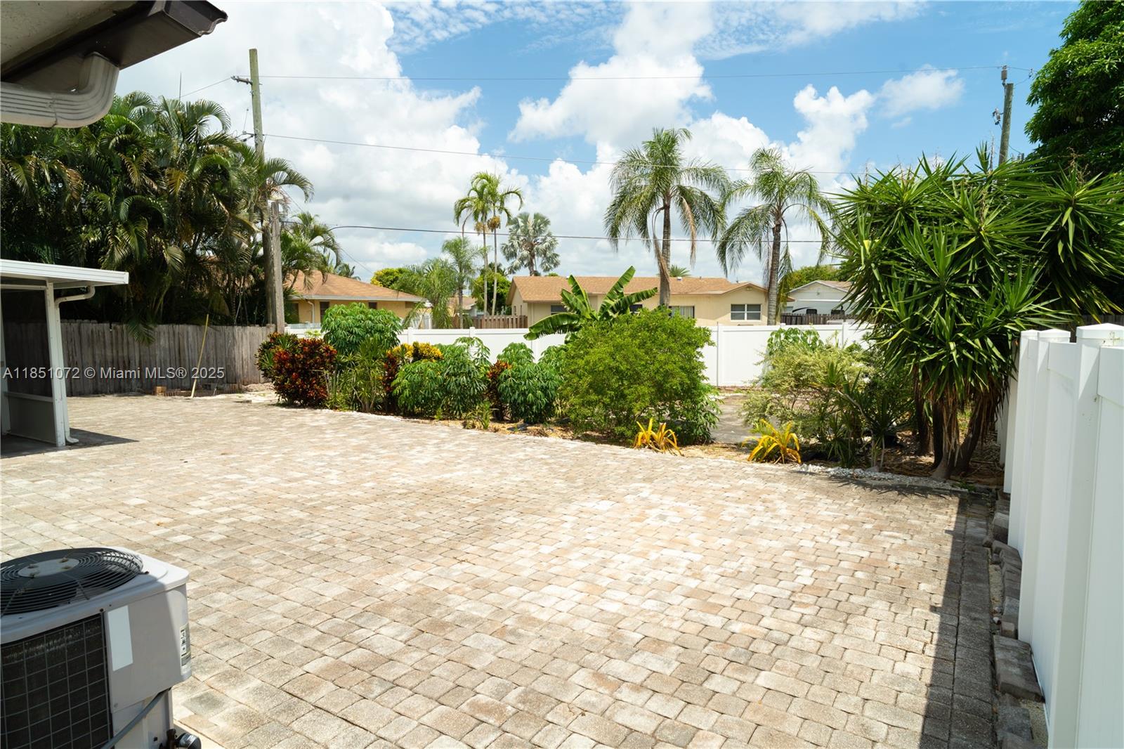 WEST DEERFIELD BEACH - Residential