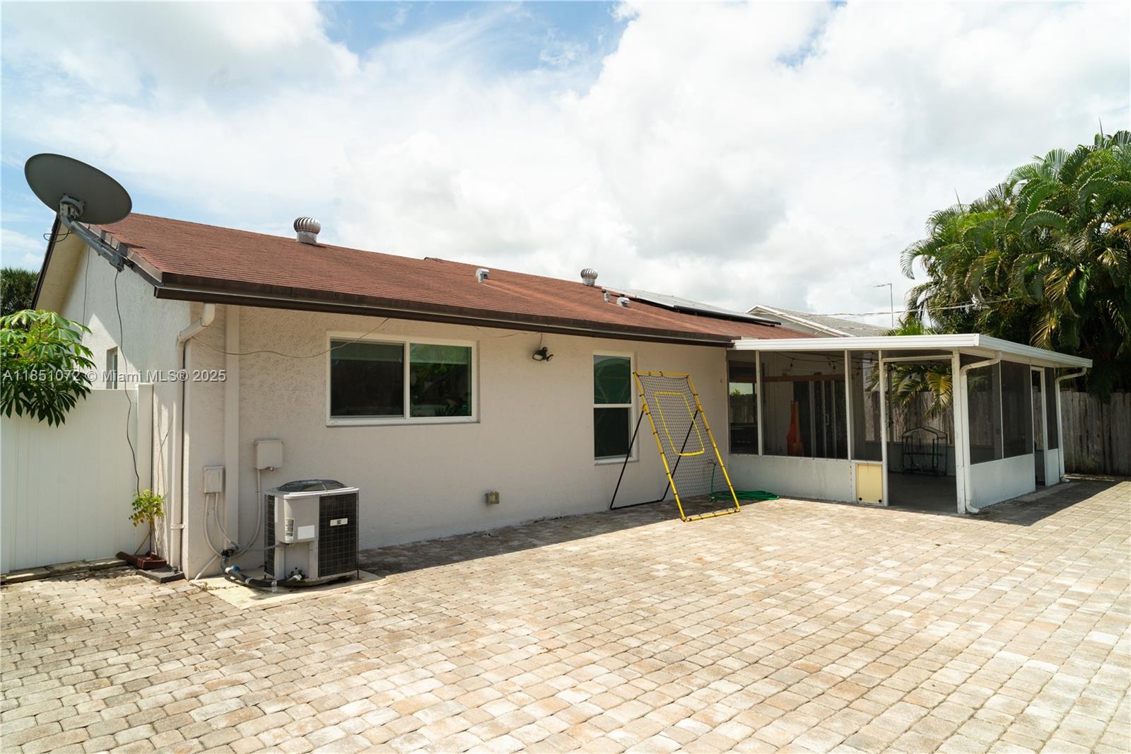 WEST DEERFIELD BEACH - Residential