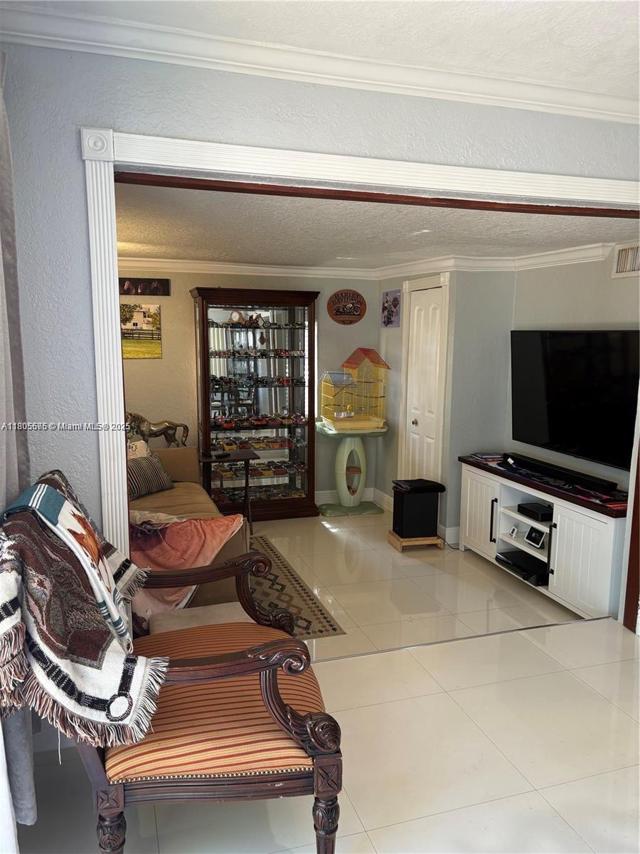 7430 Buchanan St, Hollywood, Broward County, Florida - 4 Bedrooms  
2 Bathrooms - 