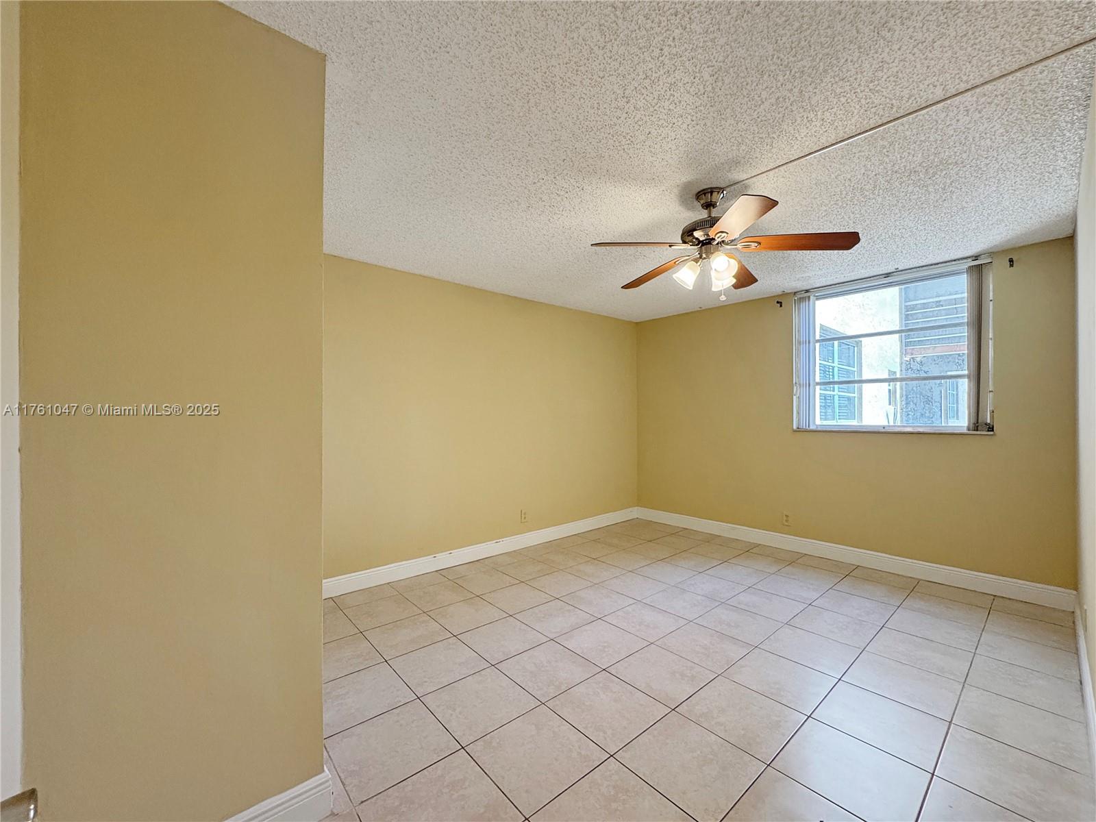 POLYNESIAN GARDENS CONDOM - Residential