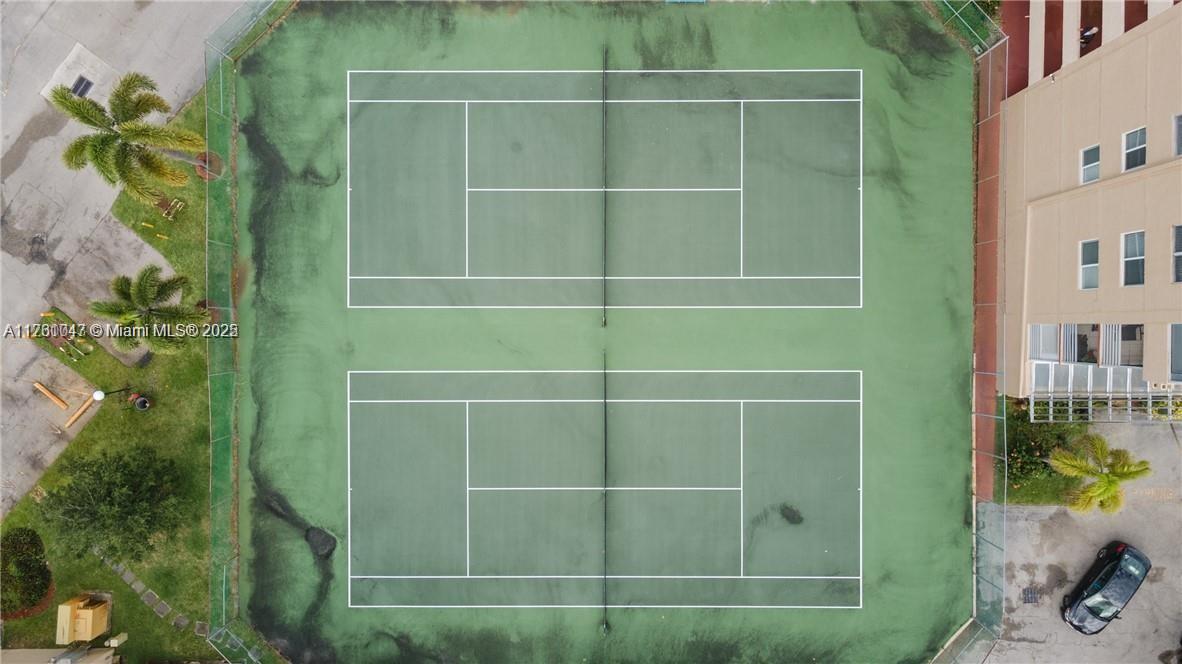 POLYNESIAN GARDENS CONDOM - Residential