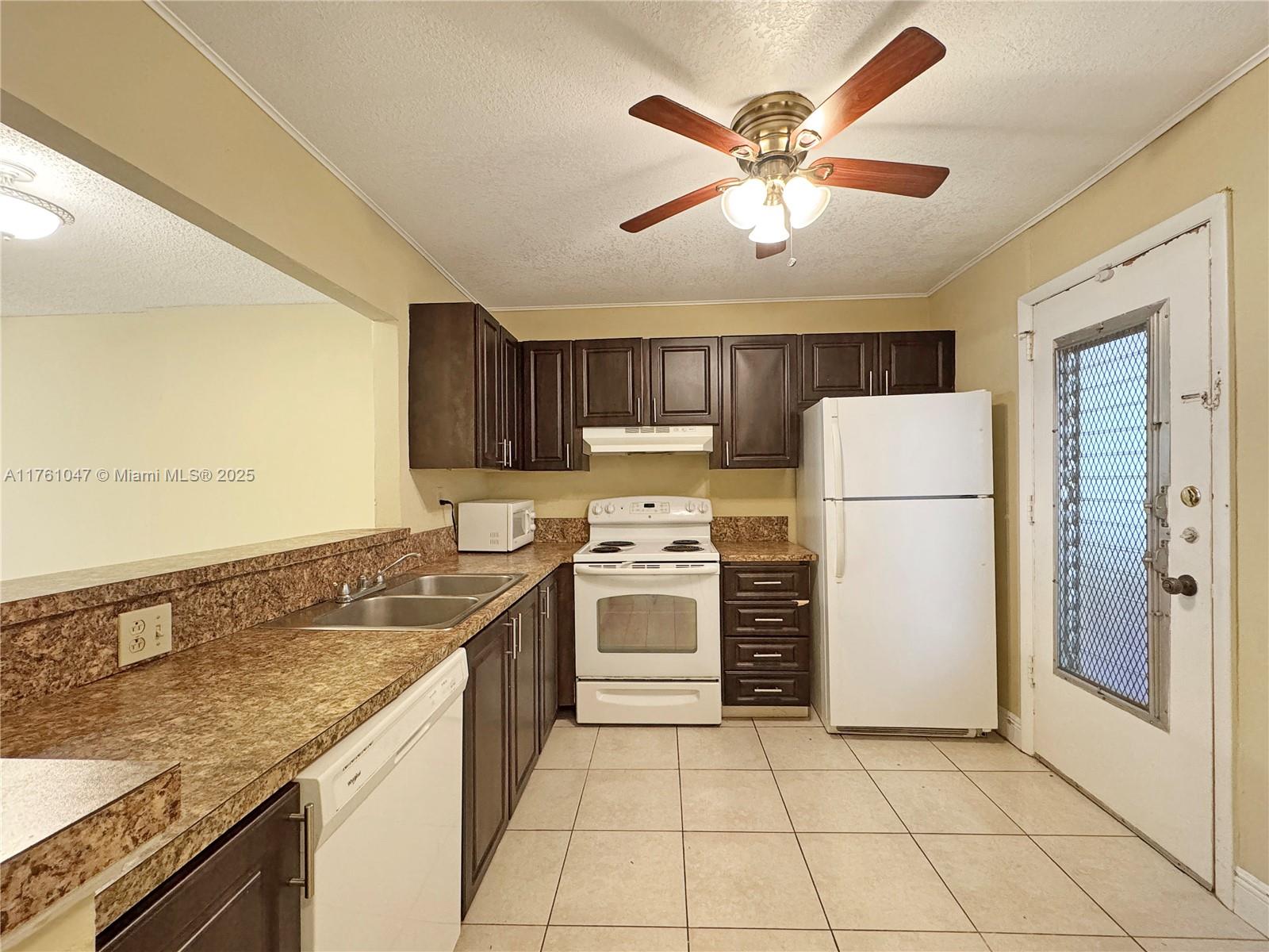 Property for Sale at 410 Nw 68th Ave 207, Plantation, Miami-Dade County, Florida - Bedrooms: 2 
Bathrooms: 1  - $199,900