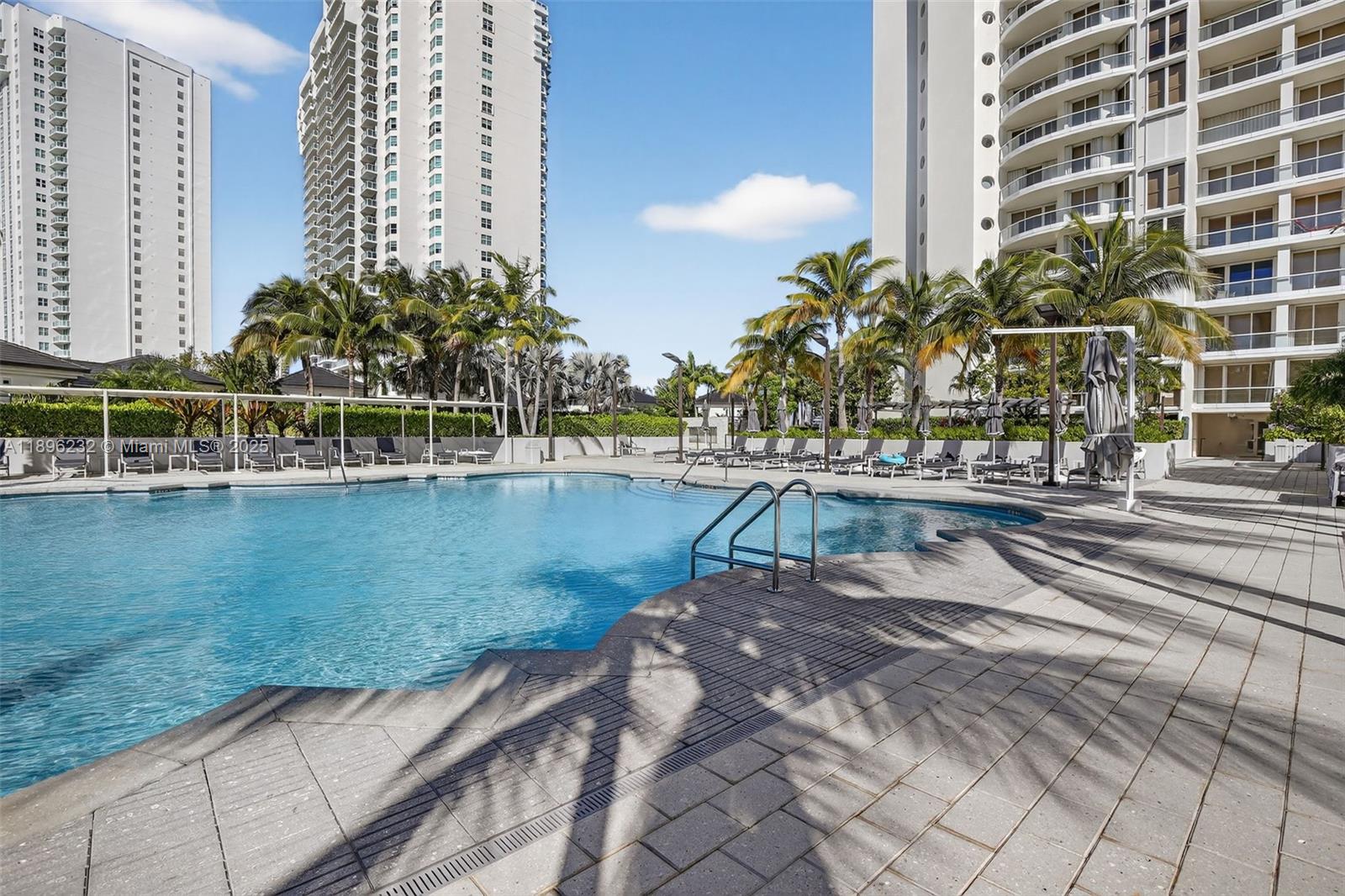 7000 ISL BLVD WILLIAMS IS - Residential