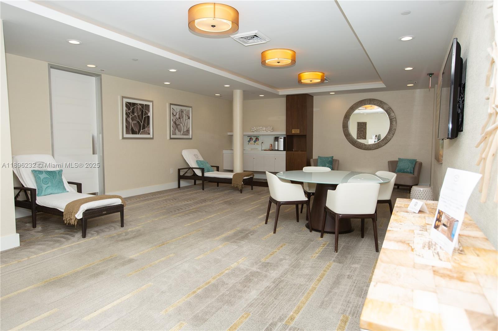7000 ISL BLVD WILLIAMS IS - Residential