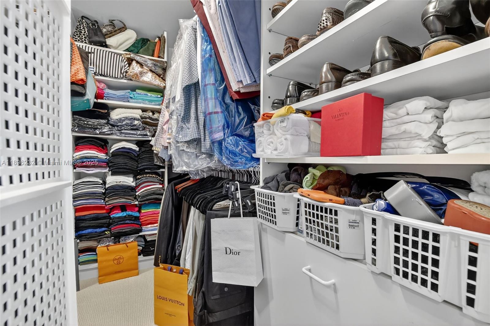 7000 ISL BLVD WILLIAMS IS - Residential