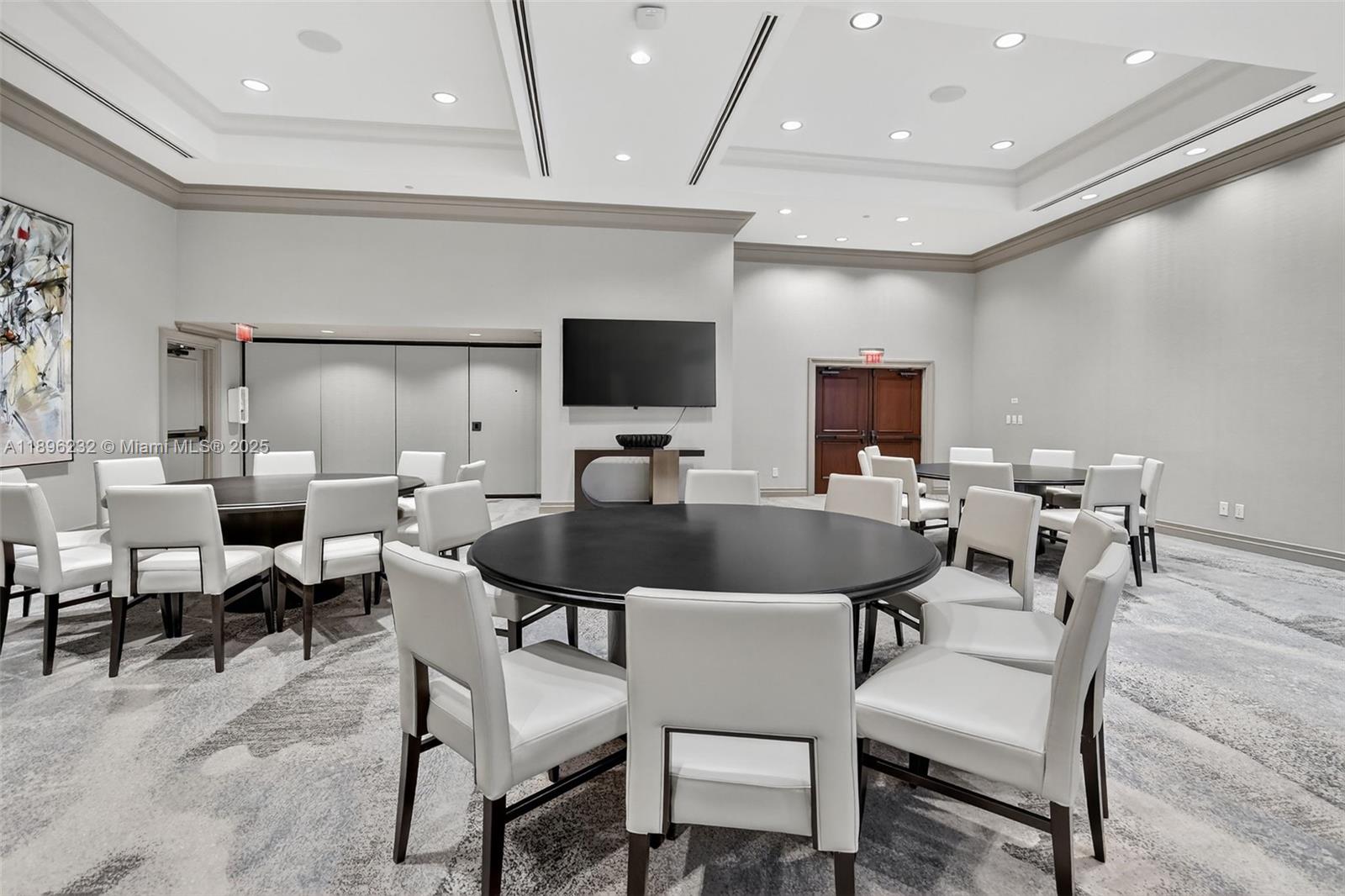 7000 ISL BLVD WILLIAMS IS - Residential