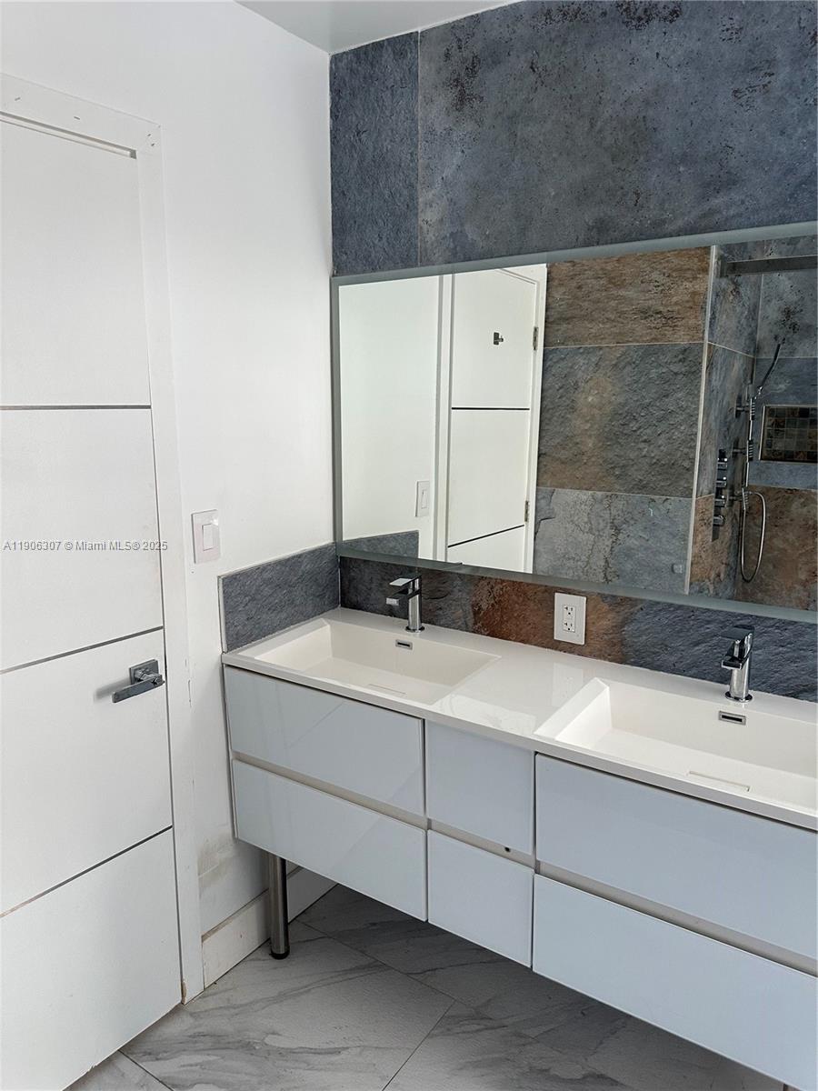 WEST LAKE VILLAGE PLAT - Residential Lease