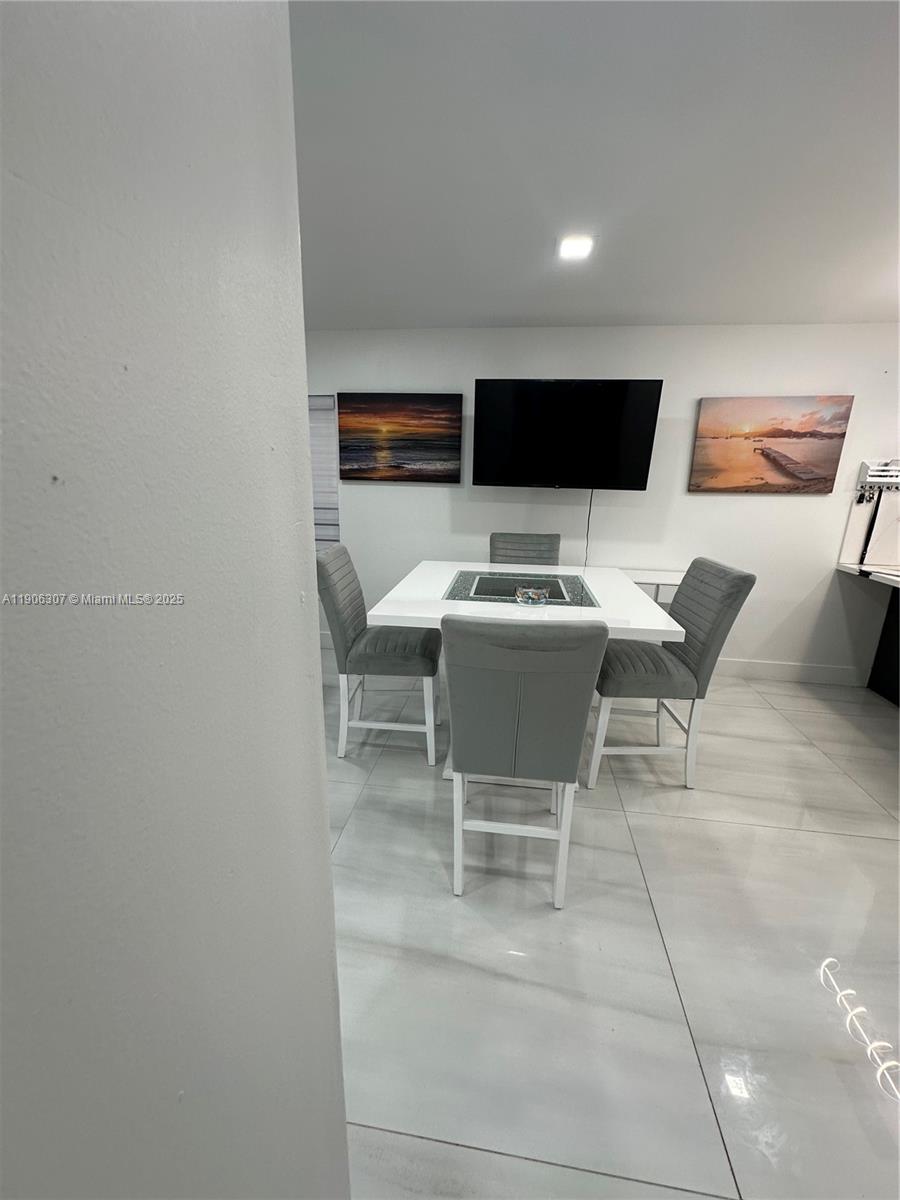 WEST LAKE VILLAGE PLAT - Residential Lease