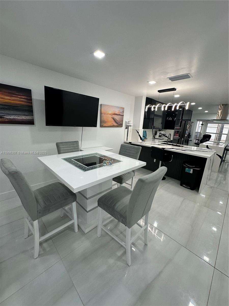 WEST LAKE VILLAGE PLAT - Residential Lease