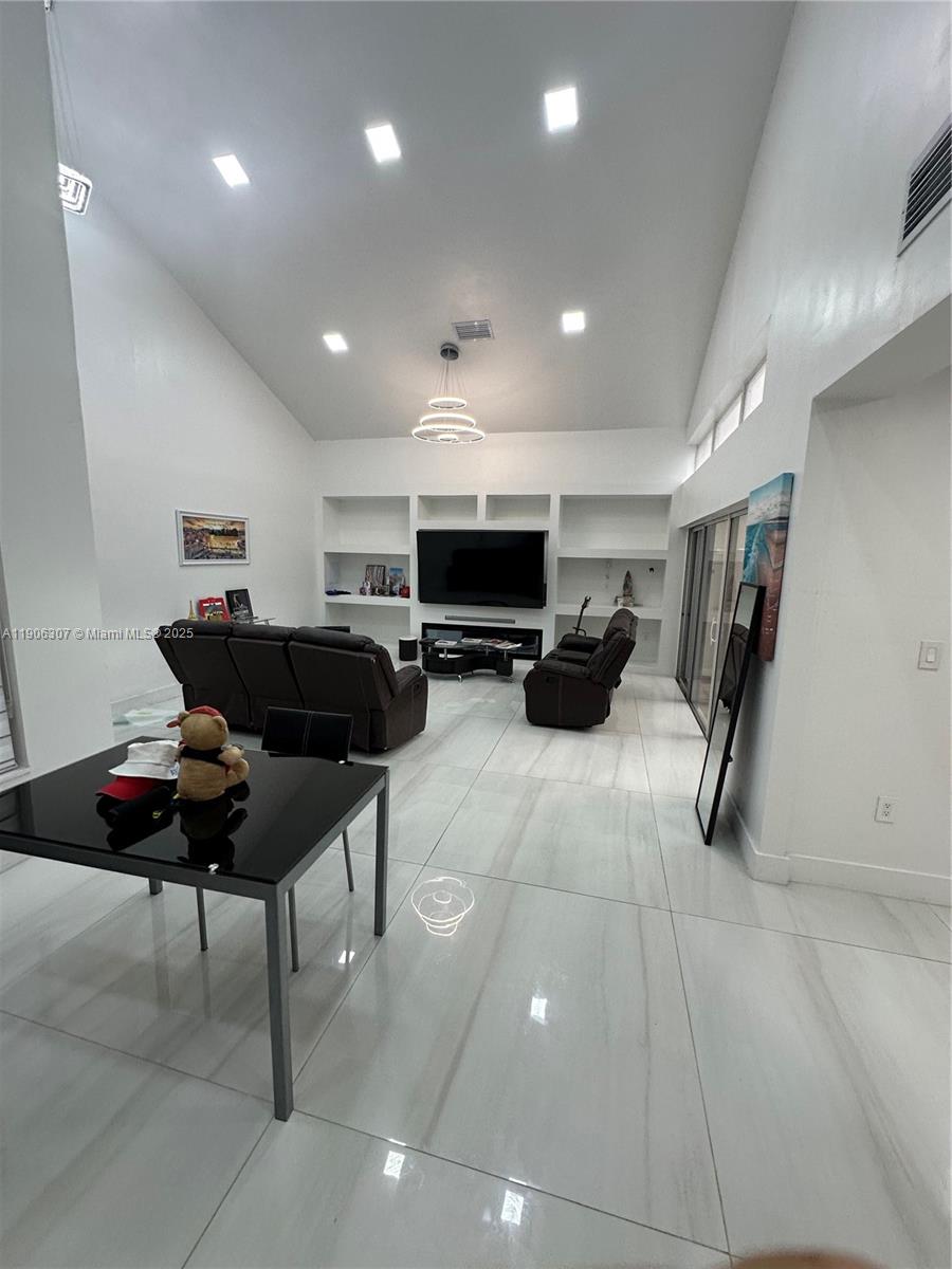 WEST LAKE VILLAGE PLAT - Residential Lease