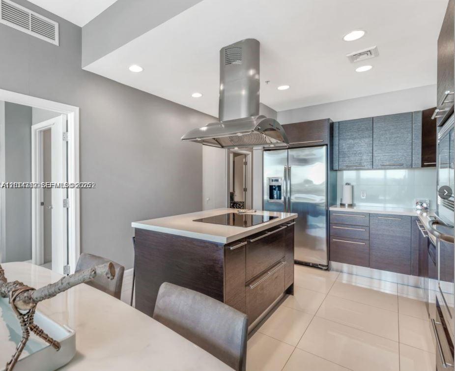 ELOQUENCE ON THE BAY COND - Residential Lease