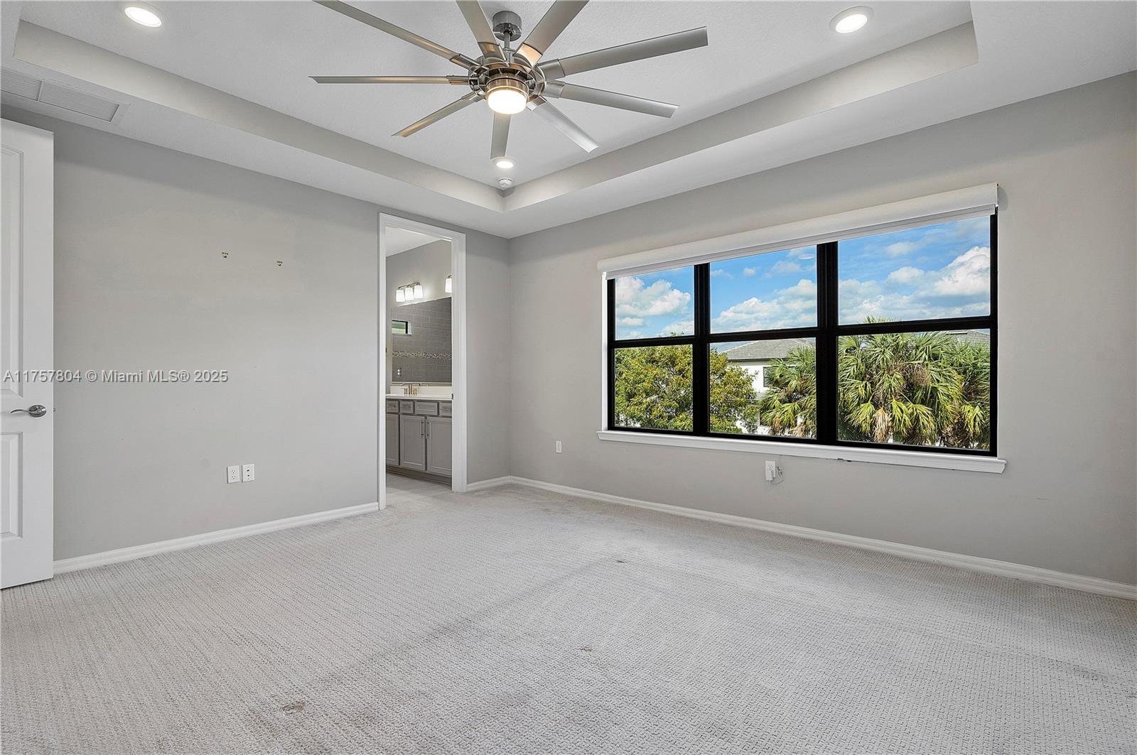 OAK TREE - Residential