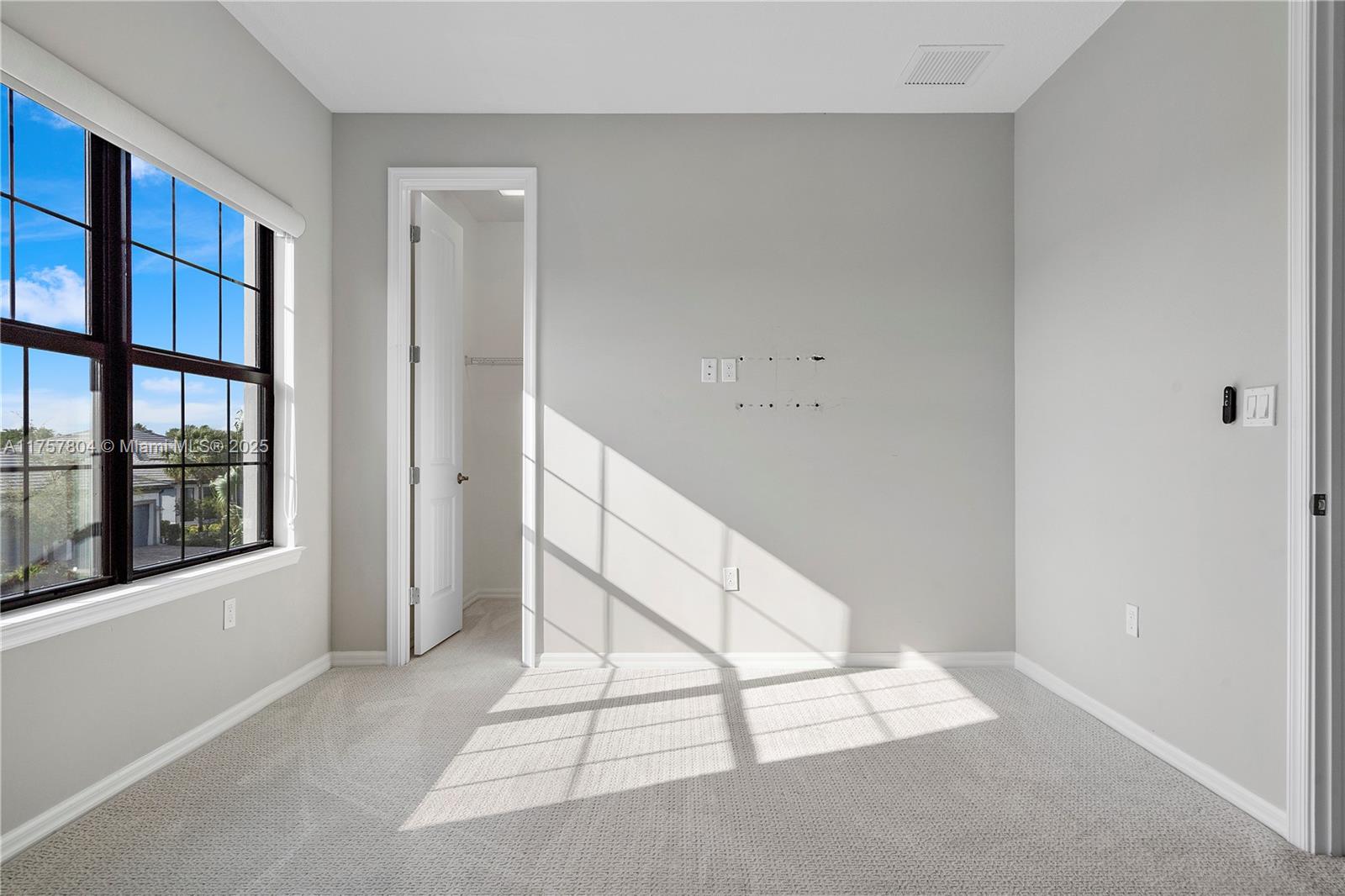 OAK TREE - Residential