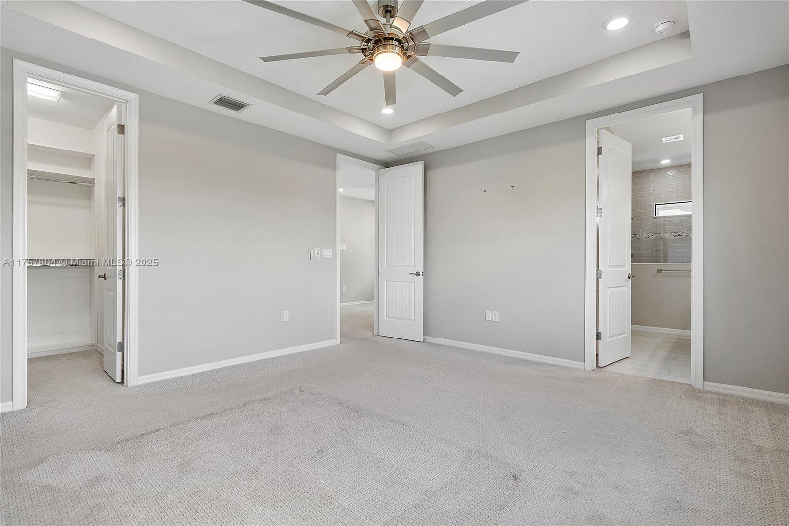 OAK TREE - Residential
