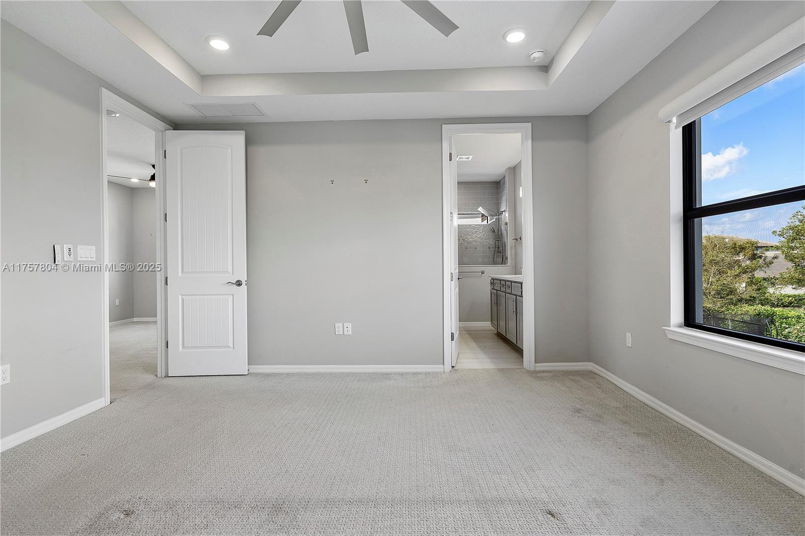 OAK TREE - Residential