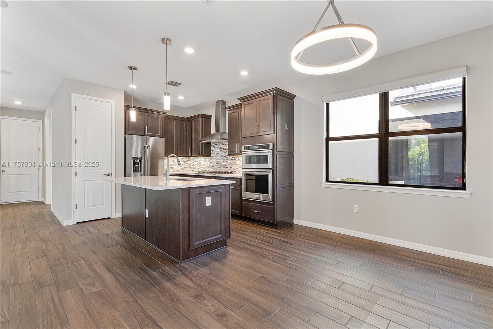 OAK TREE - Residential
