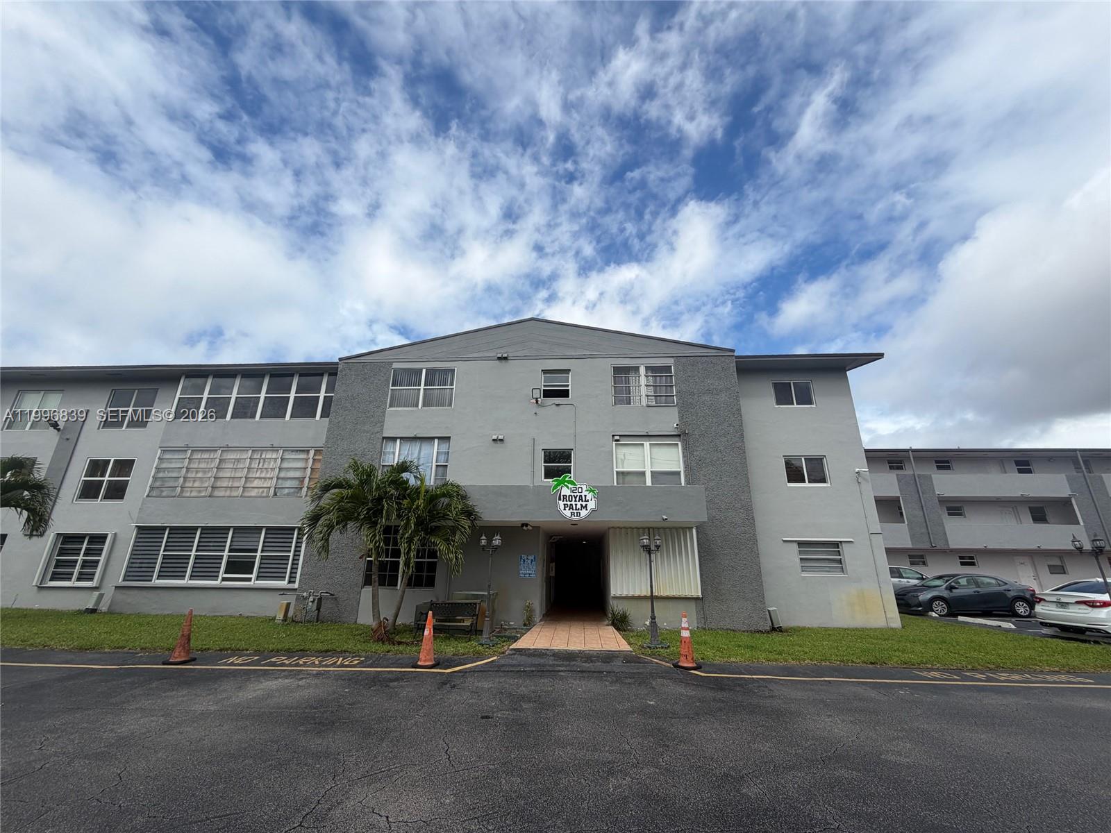 120 Royal Palm Rd 301