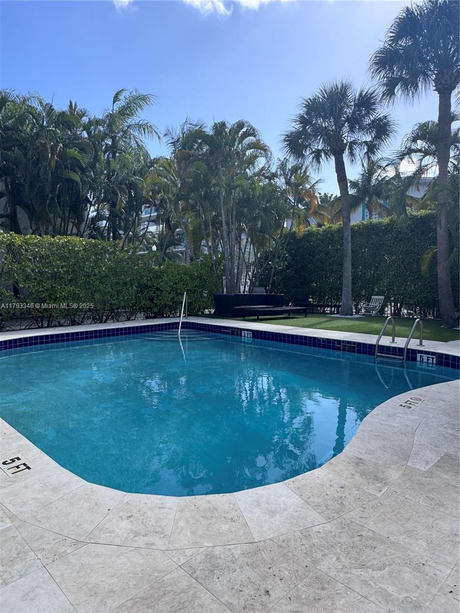 THE PRESIDENT CONDO - Residential