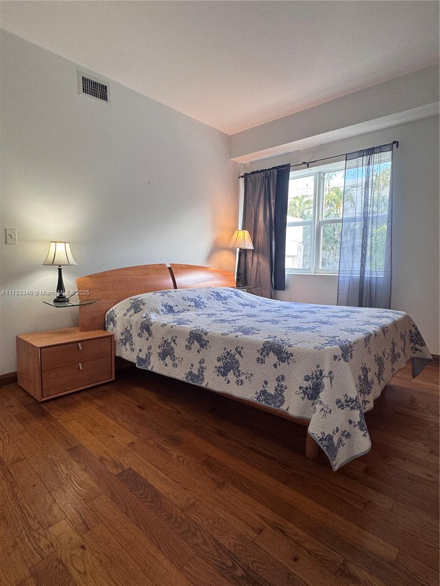 THE PRESIDENT CONDO - Residential