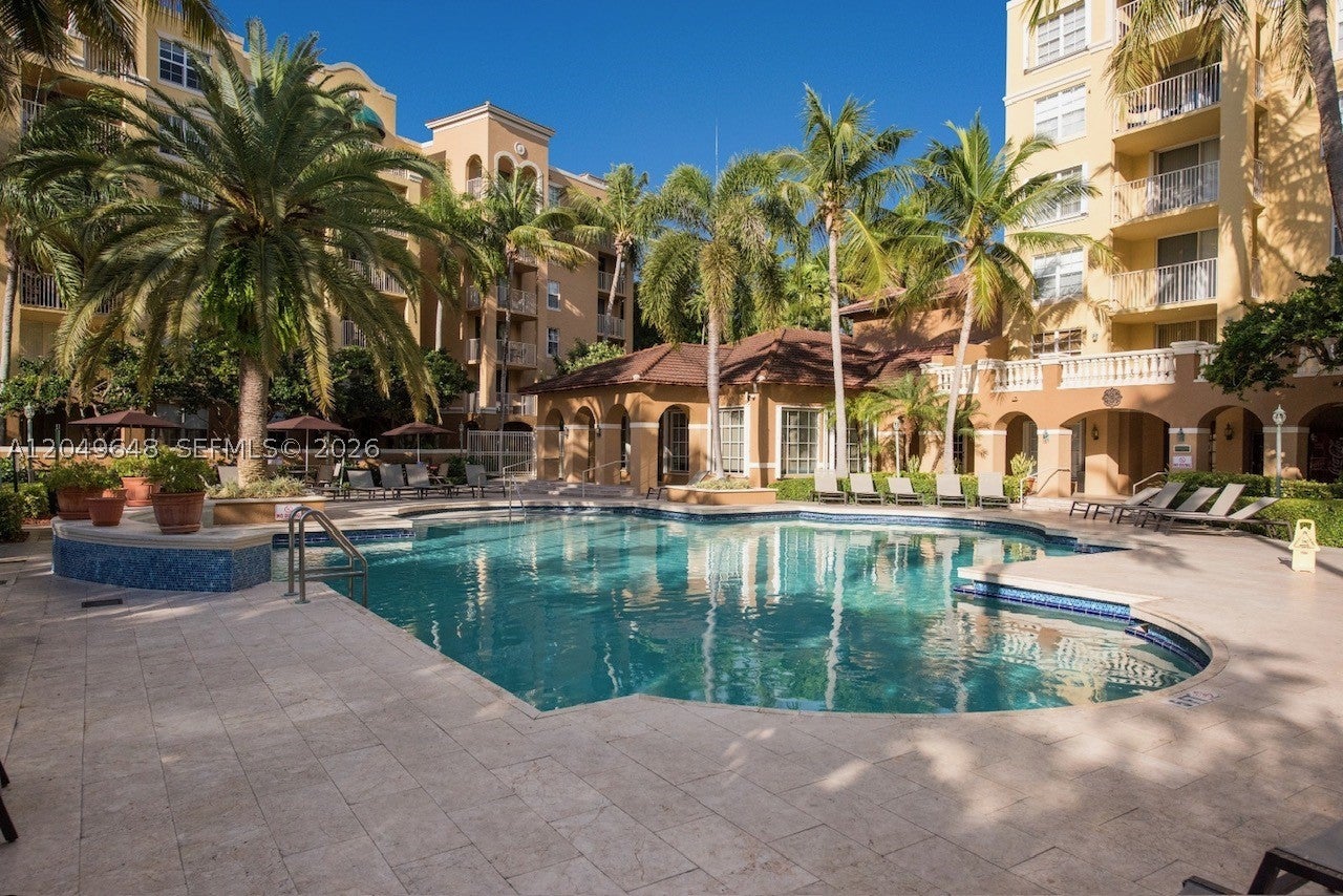 19601 E Country Club Dr