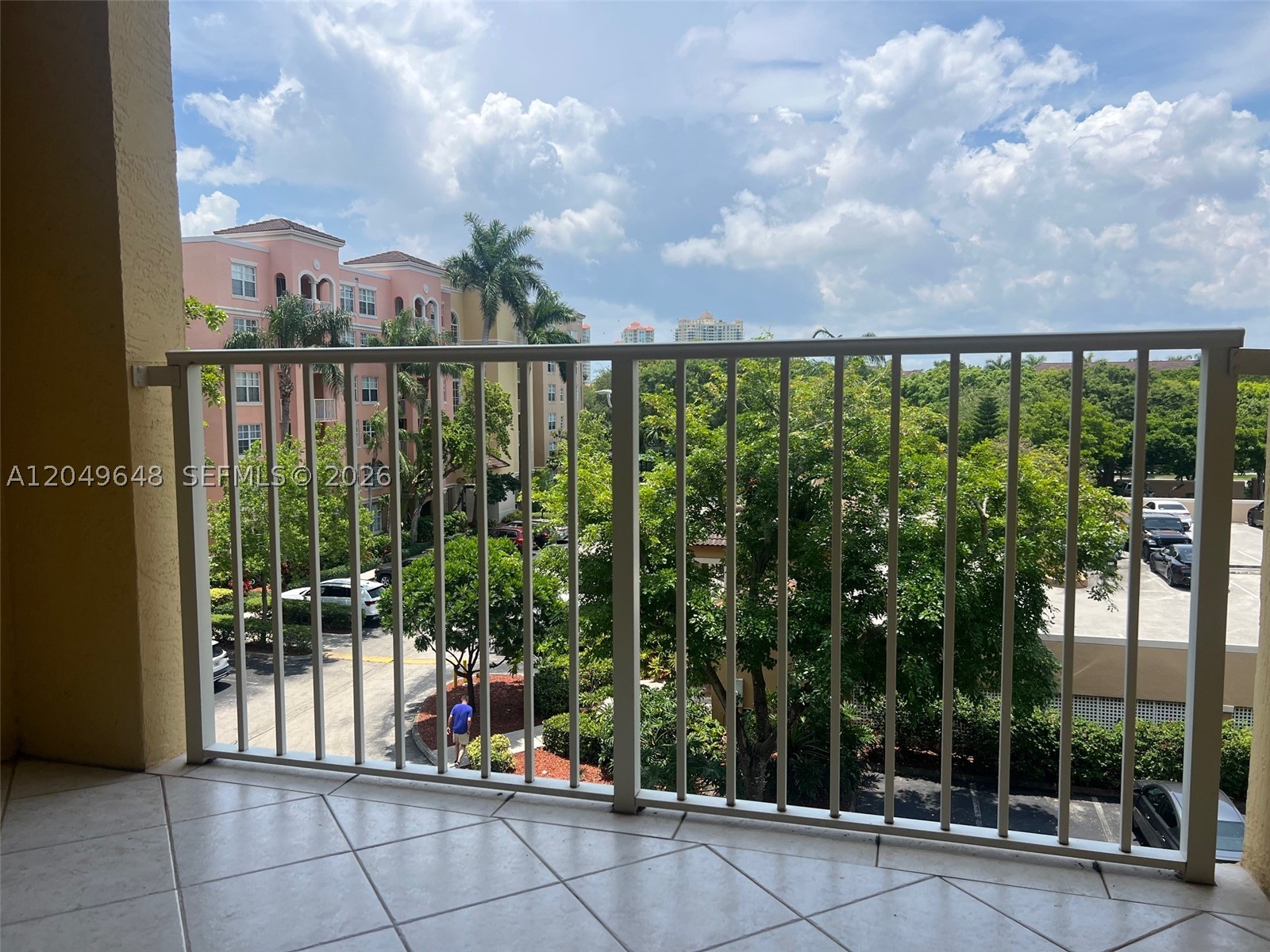 19601 E Country Club Dr 7405
