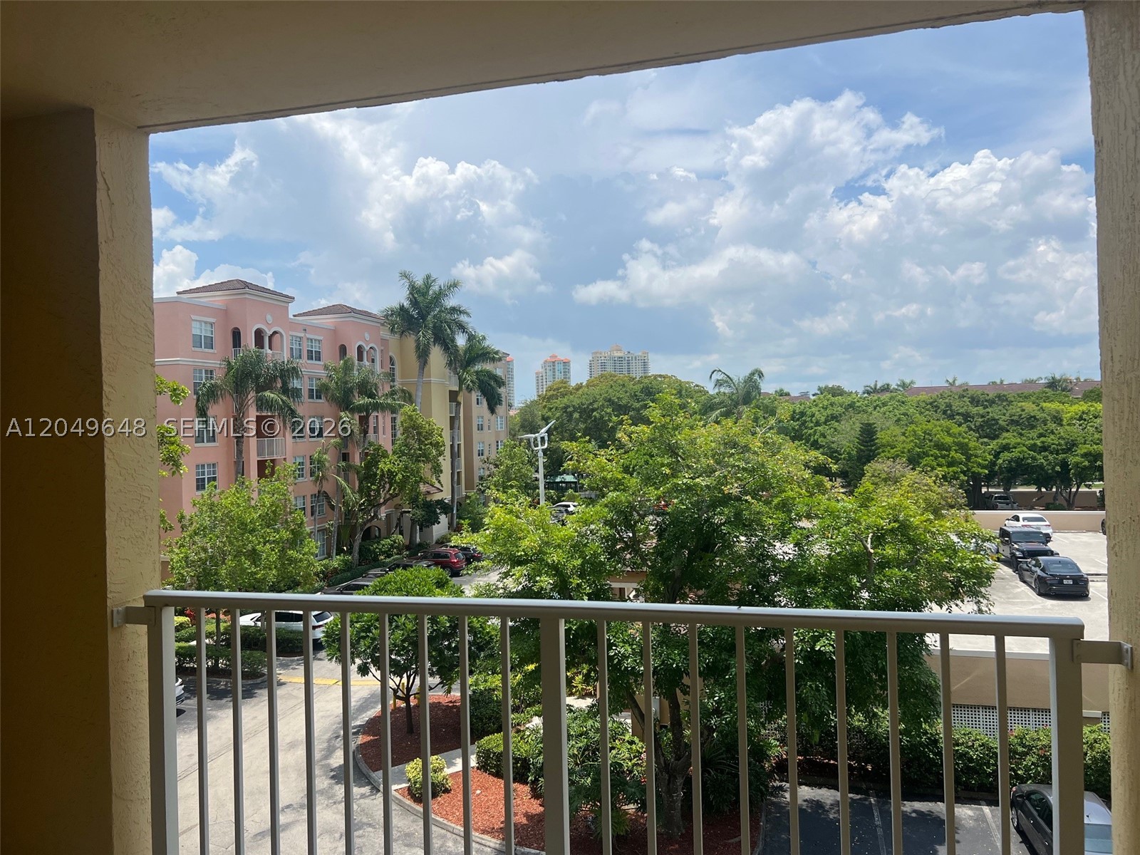 19601 E Country Club Dr 7405