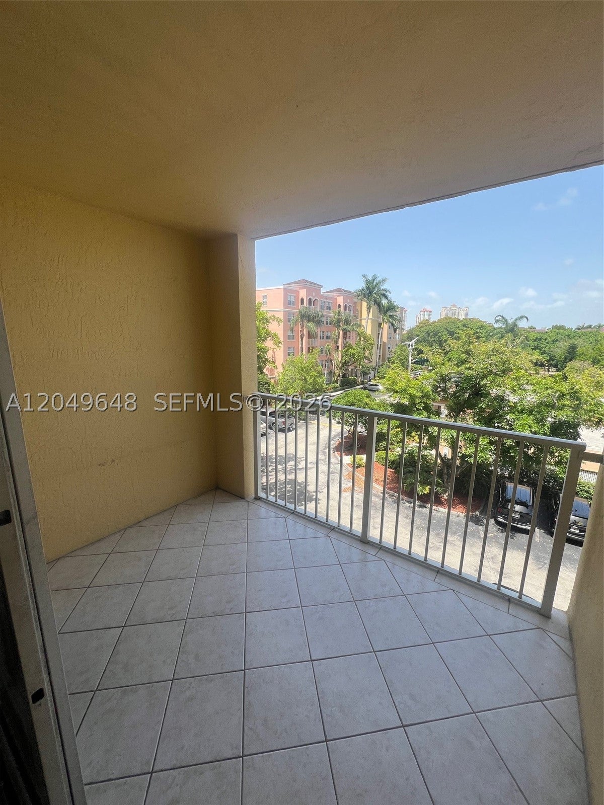 19601 E Country Club Dr 7405