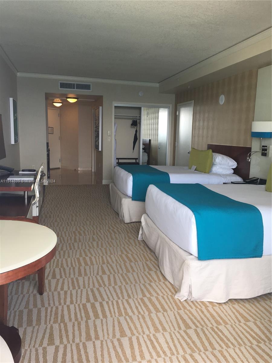 TRUMP INTERNATIONAL SONES - Residential