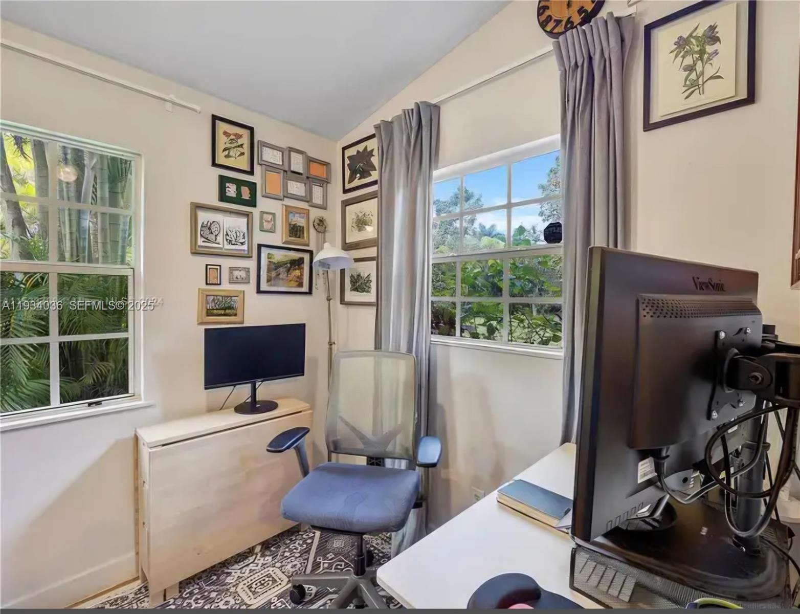 Redland Farmhouse - Residential